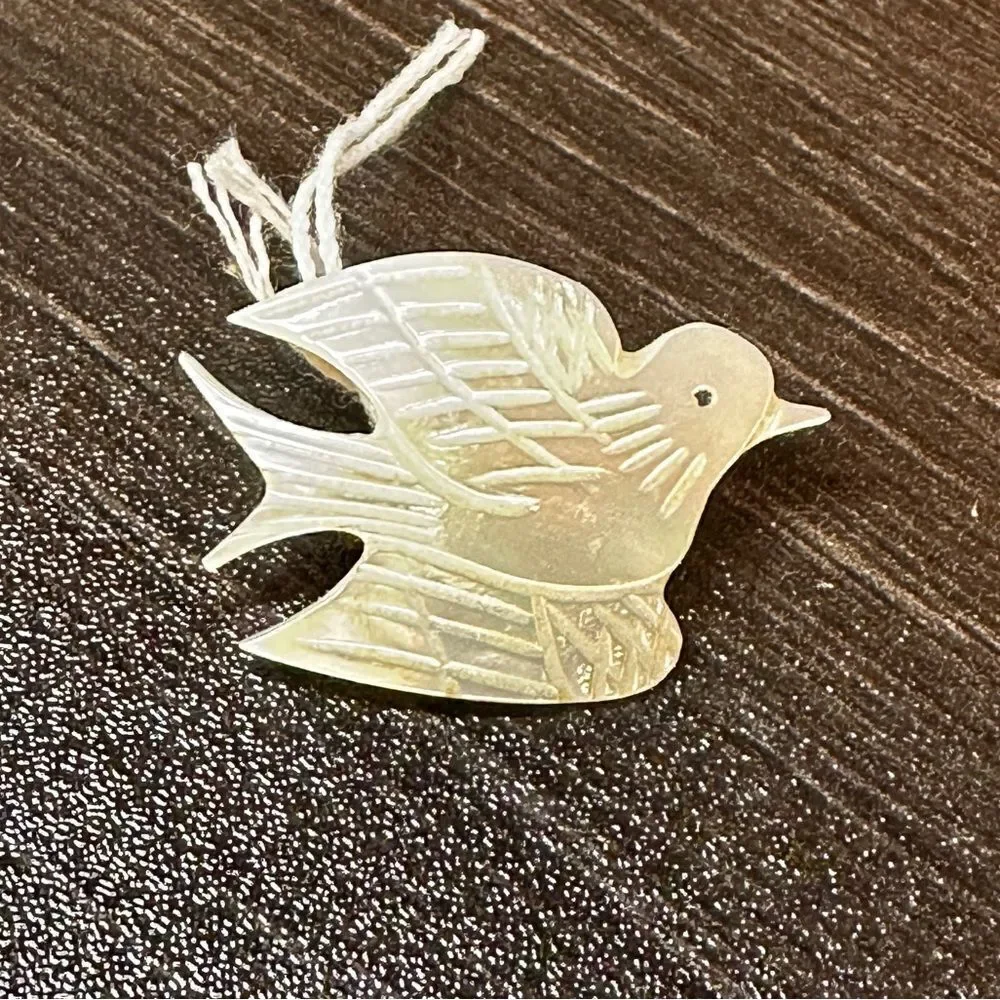 Vintage mother‎ of pearl dove brooch!
